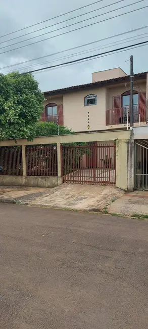 Foto 1 de Sobrado com 3 quartos à venda, 300m2 em Londrina - PR