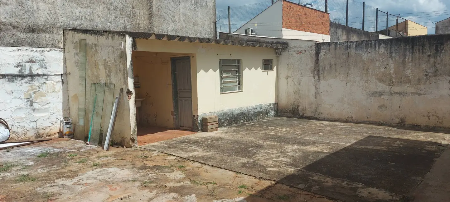 Casa com 3 quartos à venda, 366m2 em Jardim Santo Antônio, Londrina - PR - imagem 5 Foto 5 de Casa com 3 quartos à venda, 366m2 em Jardim Santo Antônio, Londrina - PR