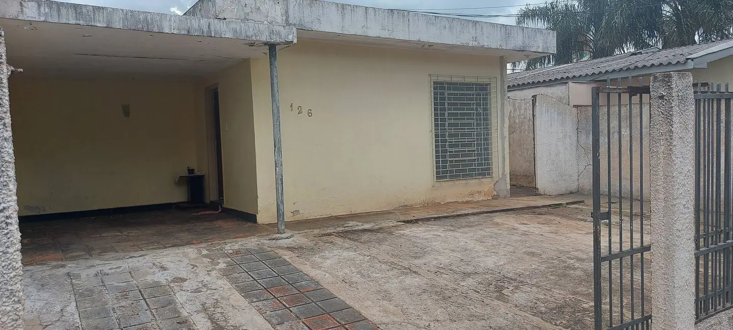 Casa com 3 quartos à venda, 366m2 em Jardim Santo Antônio, Londrina - PR - imagem 3 Foto 3 de Casa com 3 quartos à venda, 366m2 em Jardim Santo Antônio, Londrina - PR