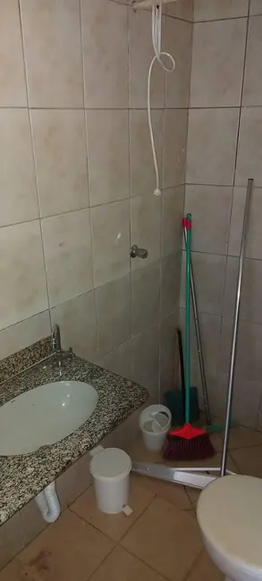 Sobrado com 3 quartos à venda, 207m2 em Londrina - PR - imagem 9 Foto 9 de Sobrado com 3 quartos à venda, 207m2 em Londrina - PR