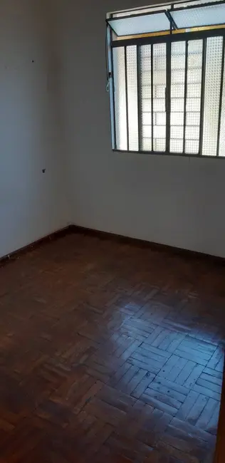 Foto 4 de Casa com 3 quartos à venda, 200m2 em Conjunto Parigot de Souza 1, Londrina - PR
