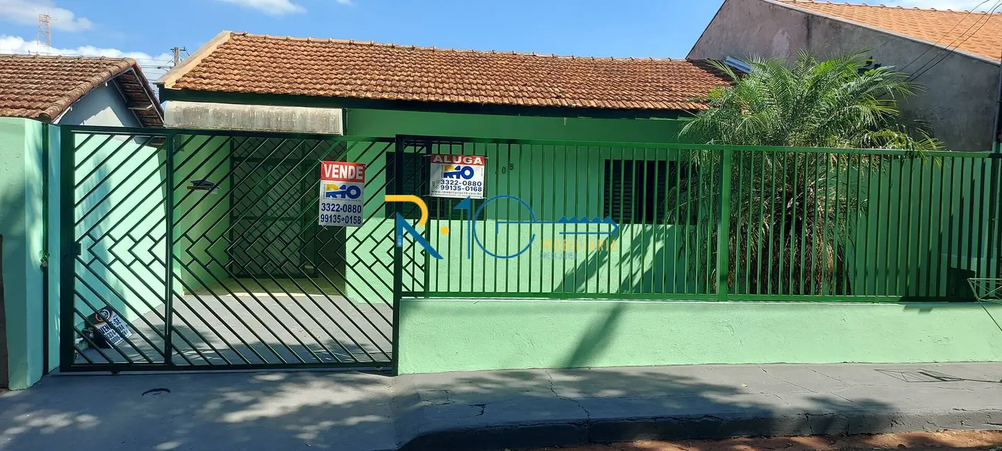 Foto 2 de Casa com 2 quartos à venda, 169m2 em Conjunto Habitacional Flores, Londrina - PR