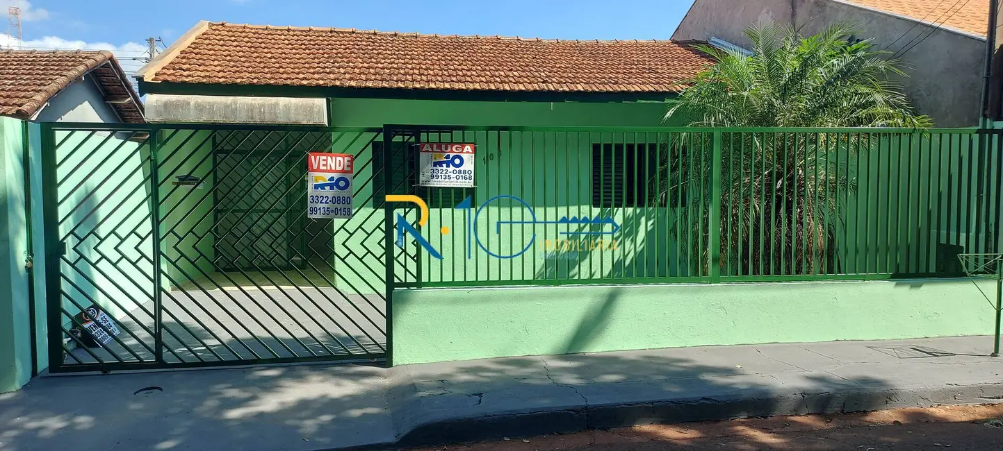 Foto 1 de Casa com 2 quartos à venda, 169m2 em Conjunto Habitacional Flores, Londrina - PR