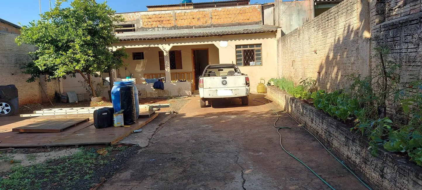 Foto 2 de Casa com 2 quartos à venda, 200m2 em Jardim Nova Esperança, Londrina - PR
