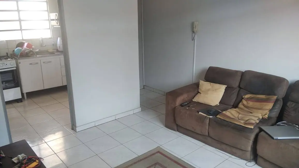 Apartamento com 2 quartos à venda, 45m2 em Jardim Agari, Londrina - PR - imagem 4 Foto 4 de Apartamento com 2 quartos à venda, 45m2 em Jardim Agari, Londrina - PR