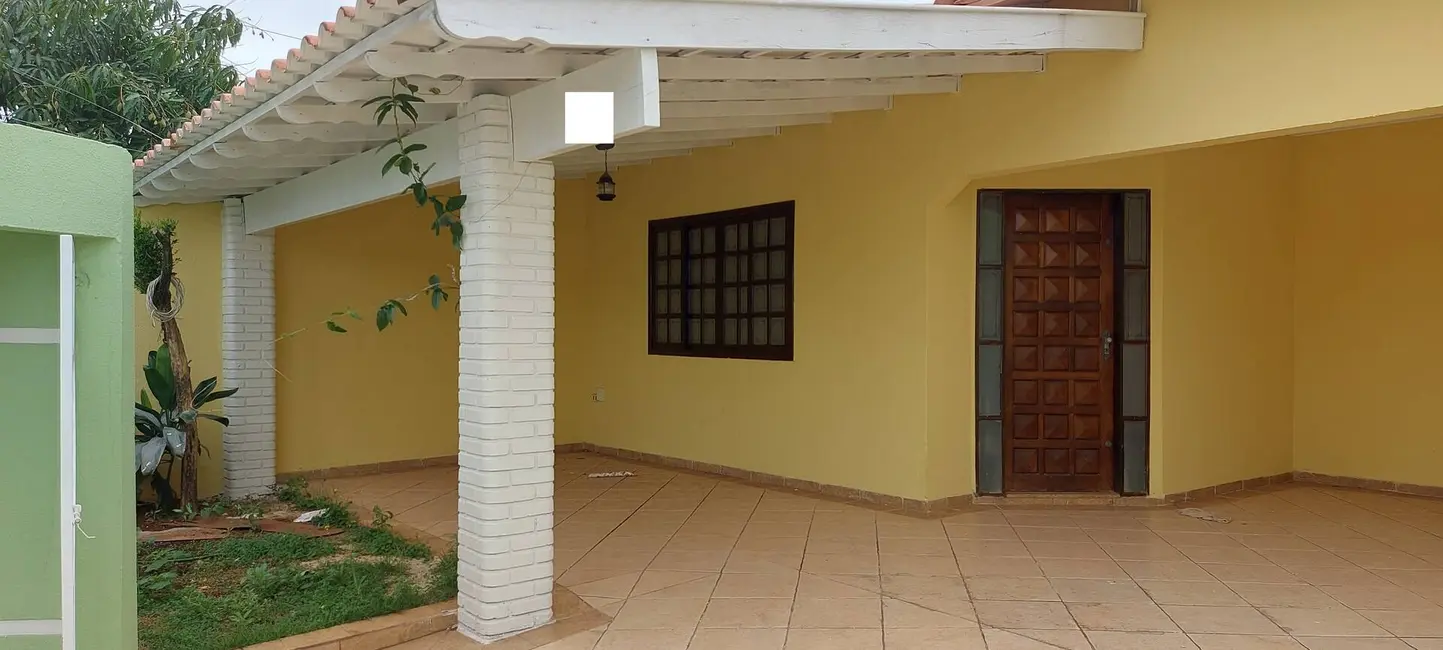 Casa com 2 quartos à venda, 250m2 em Tarobá, Londrina - PR - imagem 4 Foto 4 de Casa com 2 quartos à venda, 250m2 em Tarobá, Londrina - PR