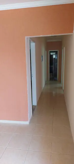 Casa com 2 quartos à venda, 250m2 em Tarobá, Londrina - PR - imagem 7 Foto 7 de Casa com 2 quartos à venda, 250m2 em Tarobá, Londrina - PR