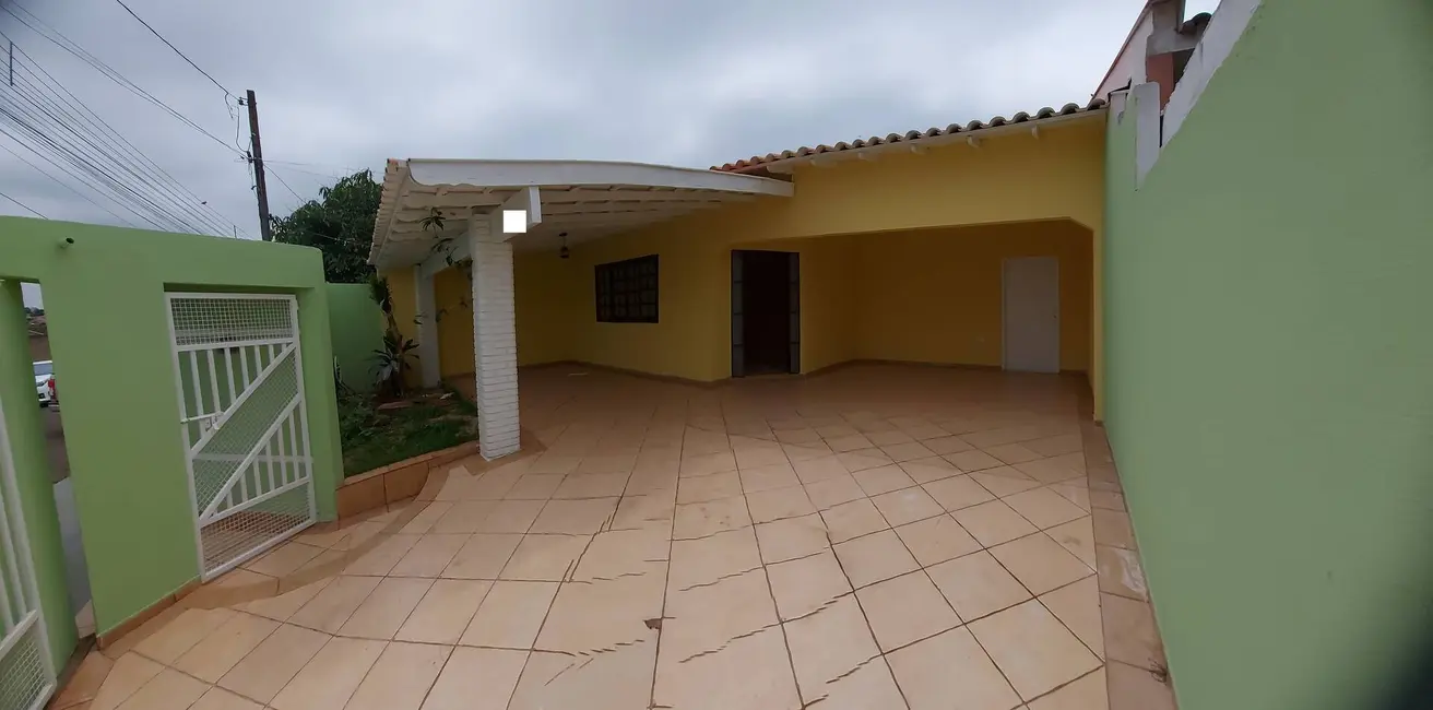 Casa com 2 quartos à venda, 250m2 em Tarobá, Londrina - PR - imagem 3 Foto 3 de Casa com 2 quartos à venda, 250m2 em Tarobá, Londrina - PR