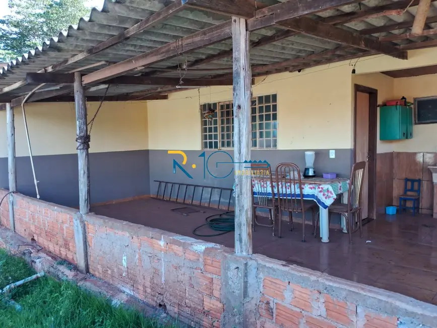 Chácara com 3 quartos à venda, 2144m2 em Área Rural de Cambé, Cambe - PR - imagem 6 Foto 6 de Chácara com 3 quartos à venda, 2144m2 em Área Rural de Cambé, Cambe - PR