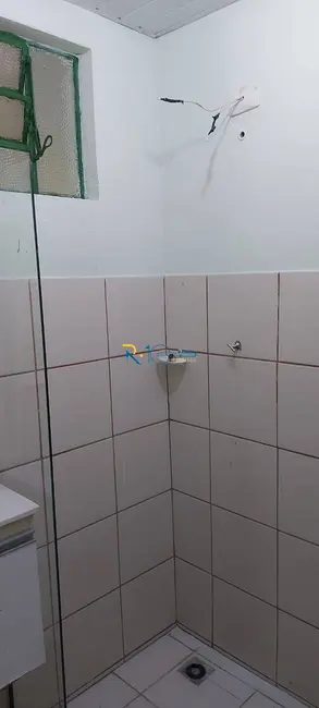 Casa com 2 quartos para alugar, 169m2 em Conjunto Habitacional Flores, Londrina - PR - imagem 6 Foto 6 de Casa com 2 quartos para alugar, 169m2 em Conjunto Habitacional Flores, Londrina - PR