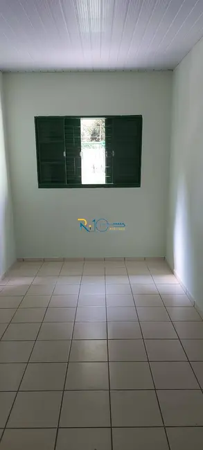 Casa com 2 quartos para alugar, 169m2 em Conjunto Habitacional Flores, Londrina - PR - imagem 9 Foto 9 de Casa com 2 quartos para alugar, 169m2 em Conjunto Habitacional Flores, Londrina - PR