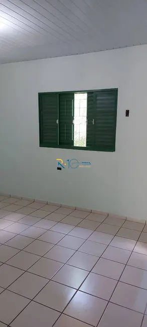 Casa com 2 quartos para alugar, 169m2 em Conjunto Habitacional Flores, Londrina - PR - imagem 8 Foto 8 de Casa com 2 quartos para alugar, 169m2 em Conjunto Habitacional Flores, Londrina - PR