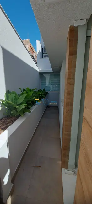 Casa com 3 quartos à venda, 250m2 em Londrina - PR - imagem 7 Foto 7 de Casa com 3 quartos à venda, 250m2 em Londrina - PR