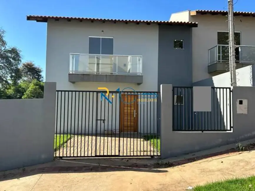 Sobrado com 3 quartos à venda, 205m2 em Jardim Santos Paulo, Londrina - PR - imagem 1 Foto 1 de Sobrado com 3 quartos à venda, 205m2 em Jardim Santos Paulo, Londrina - PR