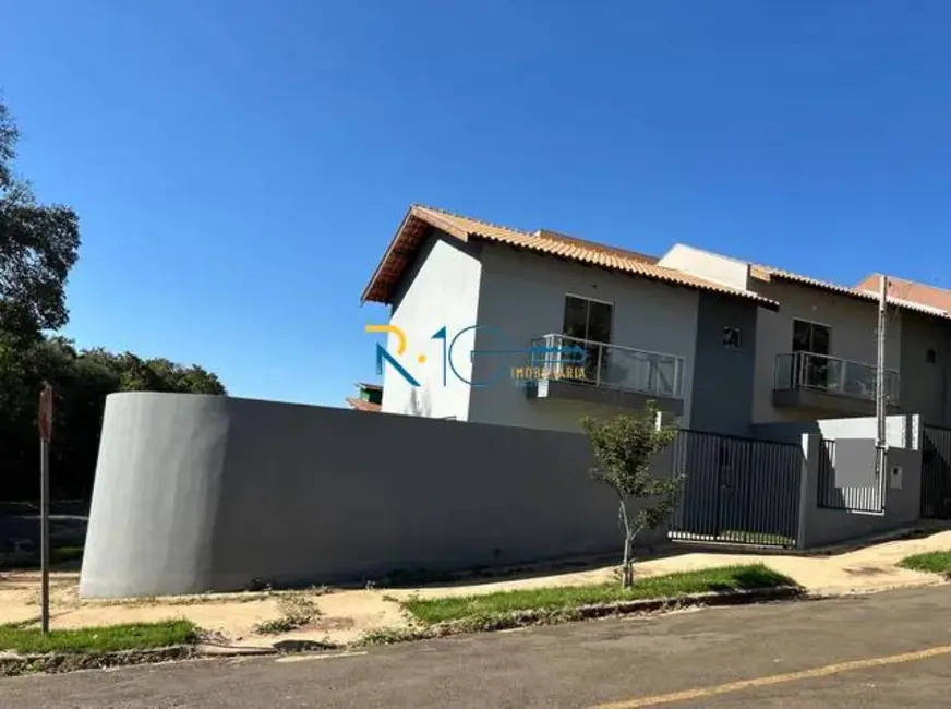 Sobrado com 3 quartos à venda, 205m2 em Jardim Santos Paulo, Londrina - PR - imagem 2 Foto 2 de Sobrado com 3 quartos à venda, 205m2 em Jardim Santos Paulo, Londrina - PR