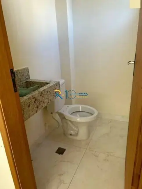 Sobrado com 3 quartos à venda, 205m2 em Jardim Santos Paulo, Londrina - PR - imagem 5 Foto 5 de Sobrado com 3 quartos à venda, 205m2 em Jardim Santos Paulo, Londrina - PR