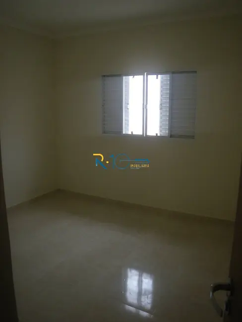 Casa com 3 quartos à venda, 150m2 em Loteamento Chamonix, Londrina - PR - imagem 8 Foto 8 de Casa com 3 quartos à venda, 150m2 em Loteamento Chamonix, Londrina - PR