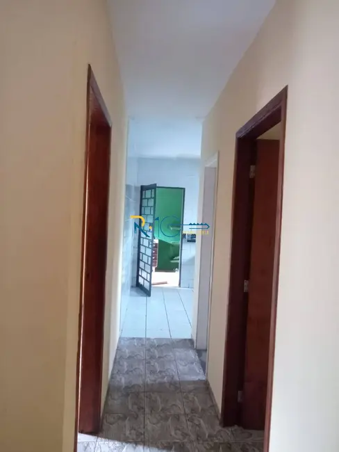 Casa com 3 quartos à venda, 250m2 em Jardim Vale Azul, Londrina - PR - imagem 4 Foto 4 de Casa com 3 quartos à venda, 250m2 em Jardim Vale Azul, Londrina - PR