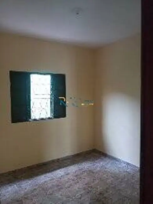 Casa com 3 quartos à venda, 250m2 em Jardim Vale Azul, Londrina - PR - imagem 8 Foto 8 de Casa com 3 quartos à venda, 250m2 em Jardim Vale Azul, Londrina - PR