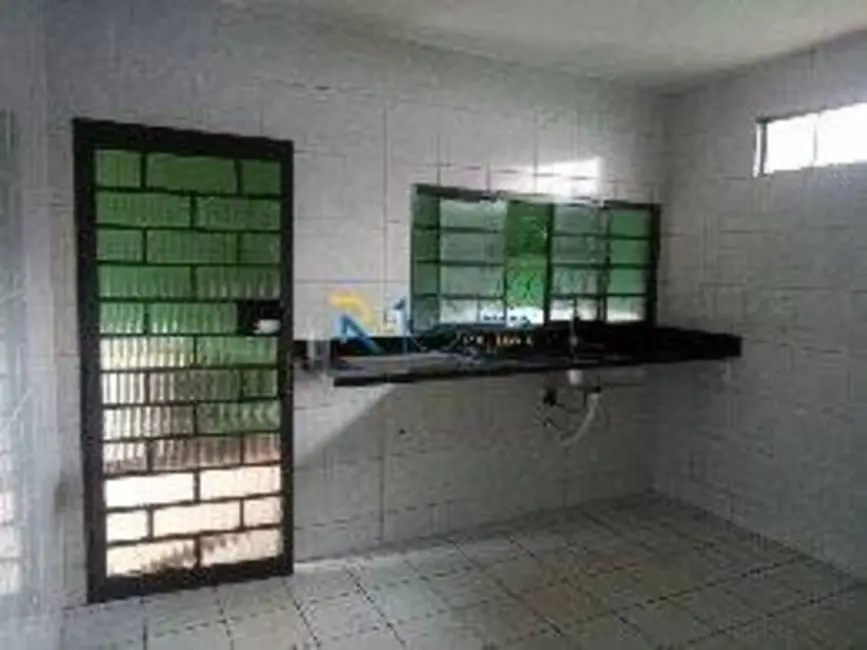 Casa com 3 quartos à venda, 250m2 em Jardim Vale Azul, Londrina - PR - imagem 7 Foto 7 de Casa com 3 quartos à venda, 250m2 em Jardim Vale Azul, Londrina - PR
