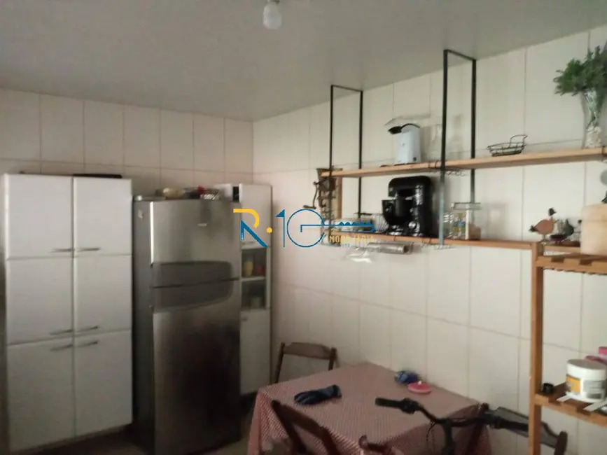 Chácara com 3 quartos à venda, 1500m2 em Londrina - PR - imagem 5 Foto 5 de Chácara com 3 quartos à venda, 1500m2 em Londrina - PR