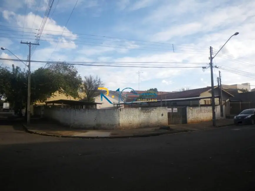 Foto 1 de Terreno / Lote à venda, 517m2 em Londrina - PR