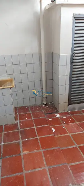 Casa com 3 quartos à venda, 350m2 em Hedy, Londrina - PR - imagem 9 Foto 9 de Casa com 3 quartos à venda, 350m2 em Hedy, Londrina - PR