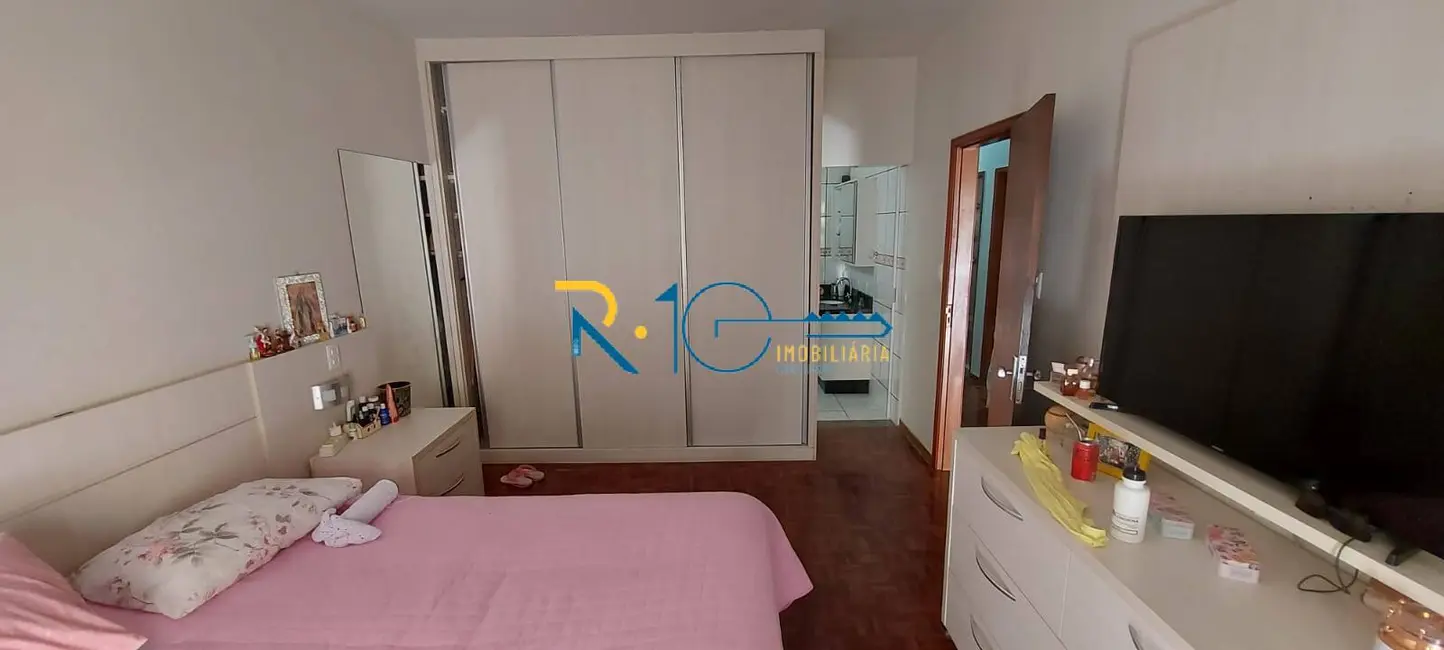 Casa com 5 quartos à venda, 309m2 em Boa Vista, Londrina - PR - imagem 9 Foto 9 de Casa com 5 quartos à venda, 309m2 em Boa Vista, Londrina - PR