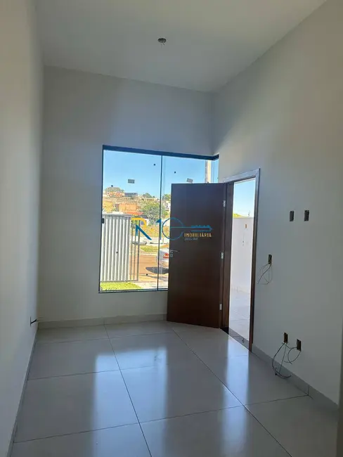 Casa com 2 quartos à venda, 125m2 em Jardim Barra Forrest, Londrina - PR - imagem 3 Foto 3 de Casa com 2 quartos à venda, 125m2 em Jardim Barra Forrest, Londrina - PR