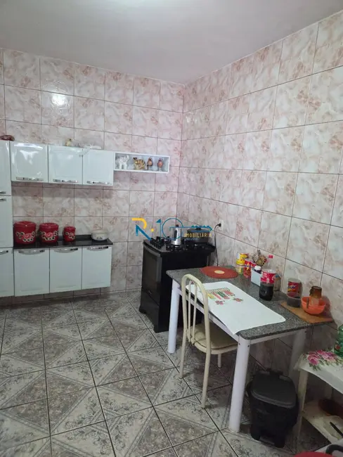 Casa com 2 quartos à venda, 250m2 em Santa Joana, Londrina - PR - imagem 8 Foto 8 de Casa com 2 quartos à venda, 250m2 em Santa Joana, Londrina - PR
