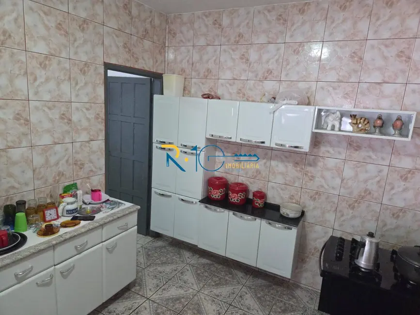 Casa com 2 quartos à venda, 250m2 em Santa Joana, Londrina - PR - imagem 9 Foto 9 de Casa com 2 quartos à venda, 250m2 em Santa Joana, Londrina - PR