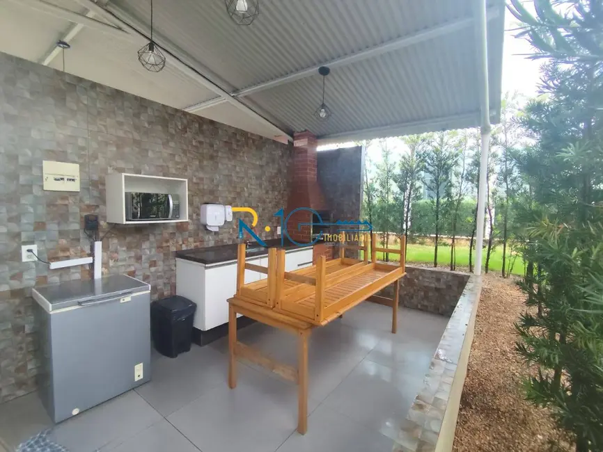 Apartamento com 2 quartos à venda, 48m2 em Conjunto Habitacional Doutor Farid Libos, Londrina - PR - imagem 7 Foto 7 de Apartamento com 2 quartos à venda, 48m2 em Conjunto Habitacional Doutor Farid Libos, Londrina - PR