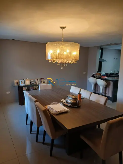 Casa com 4 quartos à venda, 435m2 em Caravelle, Londrina - PR - imagem 7 Foto 7 de Casa com 4 quartos à venda, 435m2 em Caravelle, Londrina - PR