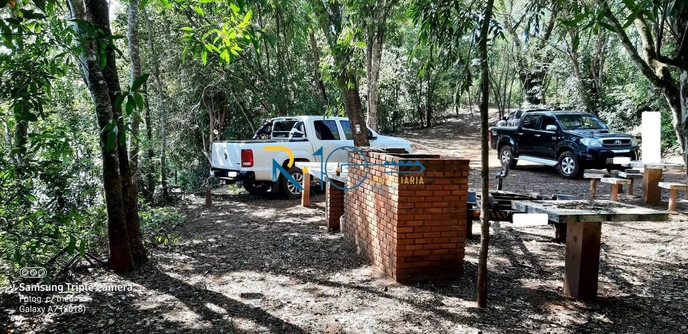 Chácara à venda, 2260m2 em Londrina - PR - imagem 4 Foto 4 de Chácara à venda, 2260m2 em Londrina - PR