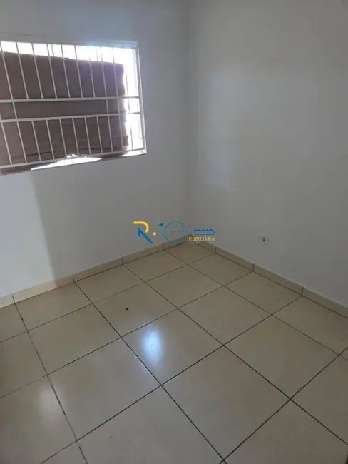 Casa com 2 quartos à venda, 80m2 em Itapoã, Londrina - PR - imagem 7 Foto 7 de Casa com 2 quartos à venda, 80m2 em Itapoã, Londrina - PR
