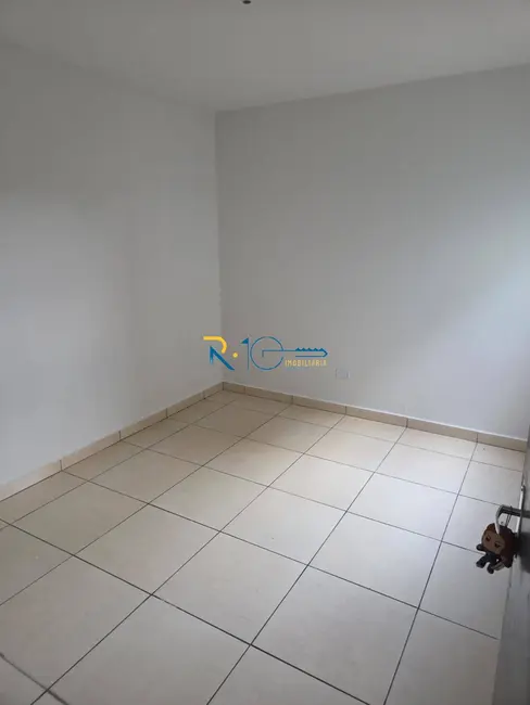 Casa com 2 quartos à venda, 80m2 em Itapoã, Londrina - PR - imagem 8 Foto 8 de Casa com 2 quartos à venda, 80m2 em Itapoã, Londrina - PR