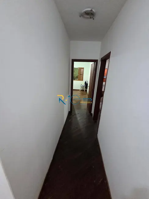 Casa com 4 quartos à venda, 330m2 em Parque Residencial Joaquim Toledo Piza, Londrina - PR - imagem 6 Foto 6 de Casa com 4 quartos à venda, 330m2 em Parque Residencial Joaquim Toledo Piza, Londrina - PR