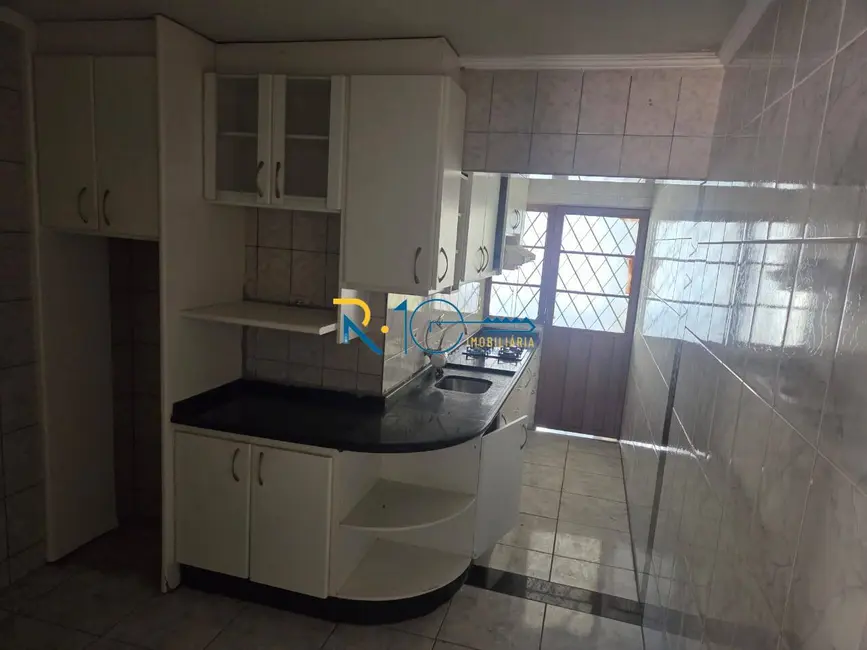 Casa com 3 quartos à venda, 180m2 em Cafezal, Londrina - PR - imagem 5 Foto 5 de Casa com 3 quartos à venda, 180m2 em Cafezal, Londrina - PR