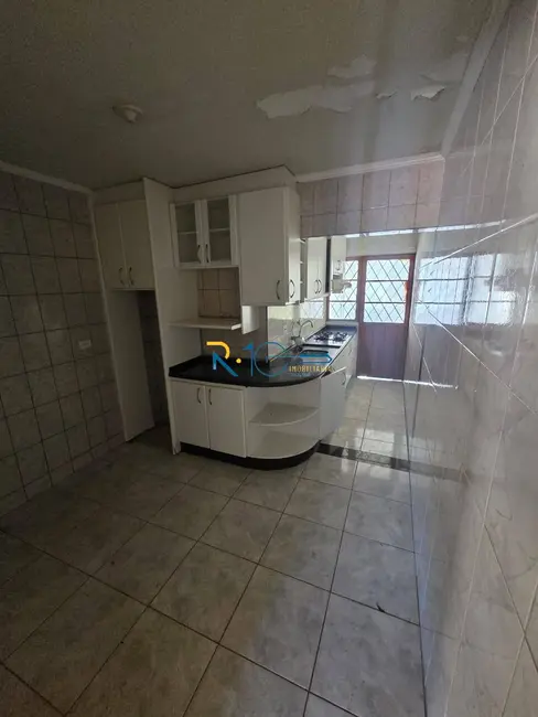 Casa com 3 quartos à venda, 180m2 em Cafezal, Londrina - PR - imagem 4 Foto 4 de Casa com 3 quartos à venda, 180m2 em Cafezal, Londrina - PR