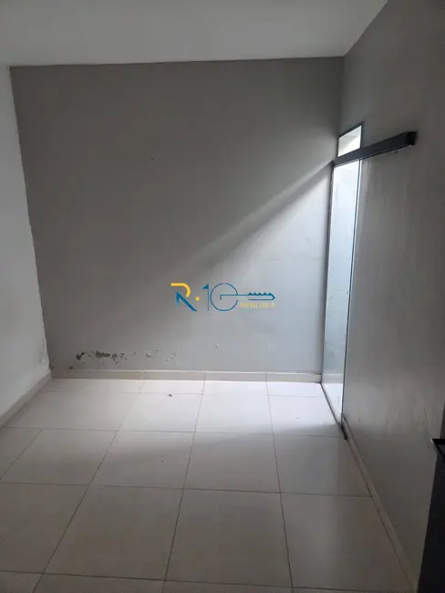 Casa com 3 quartos à venda, 250m2 em Três Marcos, Londrina - PR - imagem 8 Foto 8 de Casa com 3 quartos à venda, 250m2 em Três Marcos, Londrina - PR