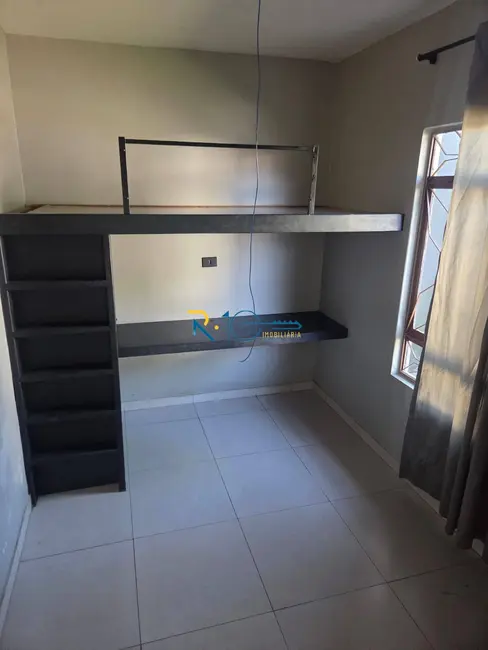 Casa com 3 quartos à venda, 250m2 em Três Marcos, Londrina - PR - imagem 6 Foto 6 de Casa com 3 quartos à venda, 250m2 em Três Marcos, Londrina - PR