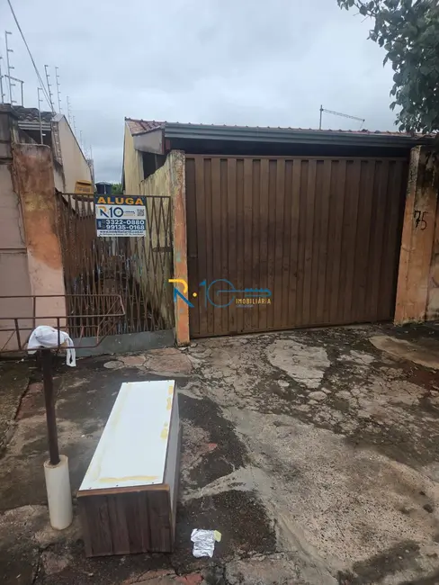 Foto 1 de Casa com 1 quarto para alugar em Cafezal, Londrina - PR