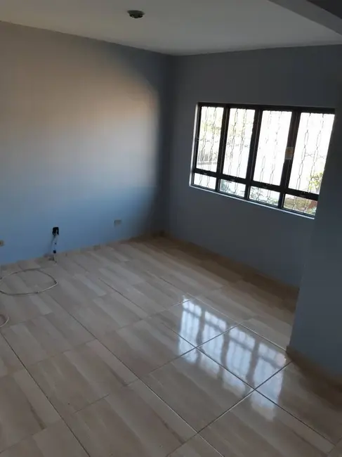 Foto 7 de Casa com 3 quartos para alugar, 100m2 em Jardim Esperança, Londrina - PR