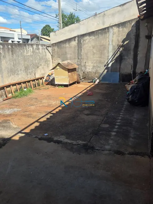Foto 2 de Casa com 2 quartos à venda, 257m2 em Jardim Sérgio Antônio, Londrina - PR