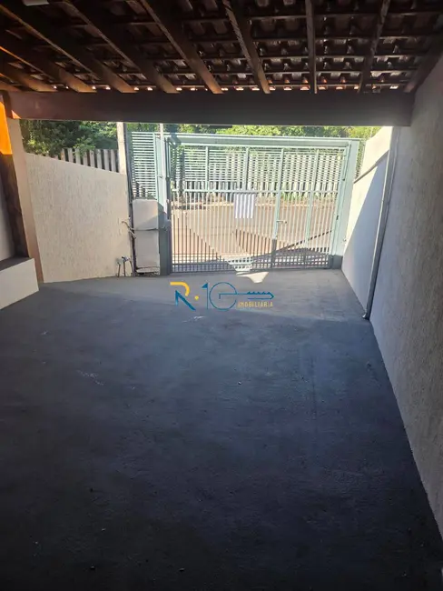 Casa com 3 quartos à venda, 145m2 em Cambezinho, Londrina - PR - imagem 4 Foto 4 de Casa com 3 quartos à venda, 145m2 em Cambezinho, Londrina - PR