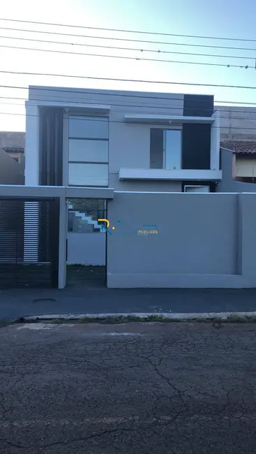 Foto 1 de Sobrado com 3 quartos à venda, 265m2 em Califórnia, Londrina - PR