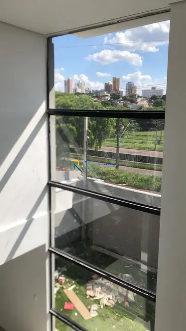 Foto 3 de Sobrado com 3 quartos à venda, 265m2 em Califórnia, Londrina - PR
