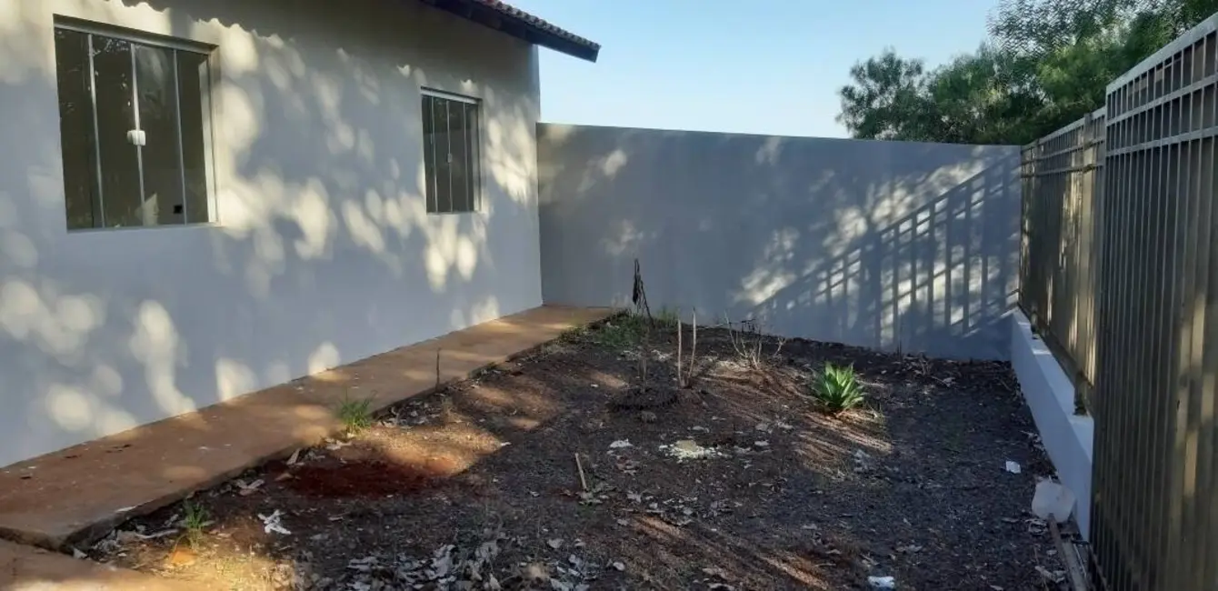 Casa com 2 quartos à venda, 60m2 em Londrina - PR - imagem 4 Foto 4 de Casa com 2 quartos à venda, 60m2 em Londrina - PR