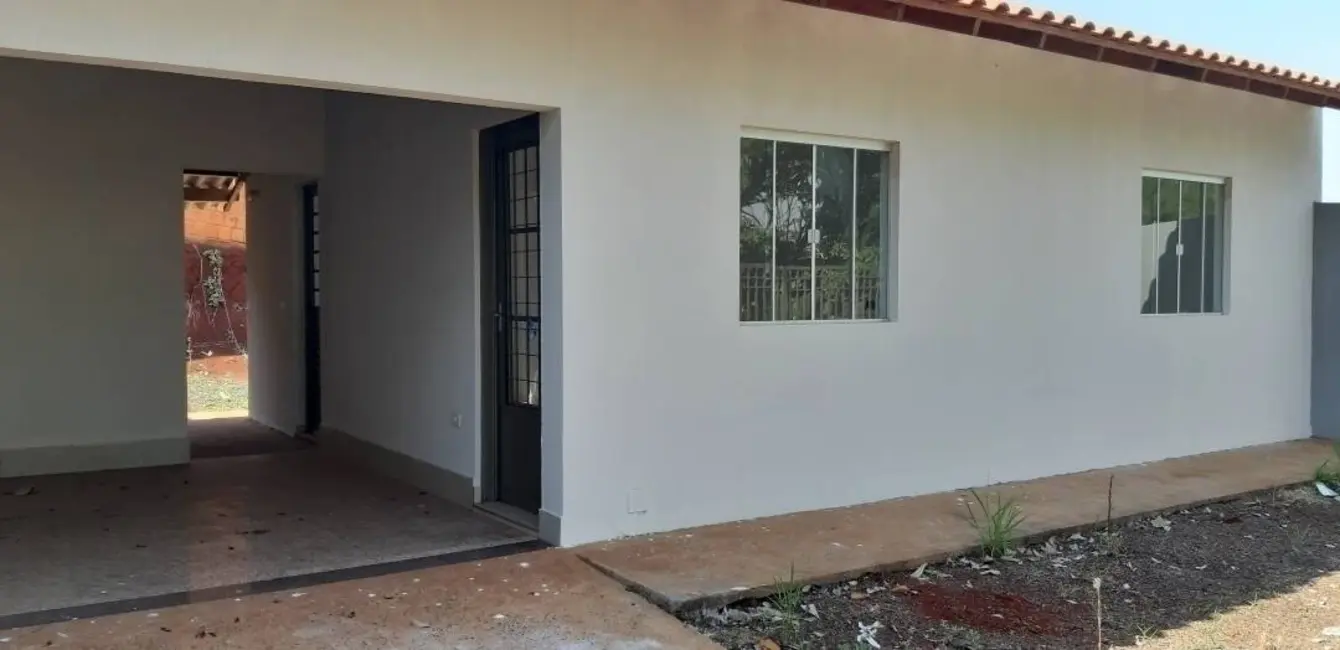 Casa com 2 quartos à venda, 60m2 em Londrina - PR - imagem 2 Foto 2 de Casa com 2 quartos à venda, 60m2 em Londrina - PR