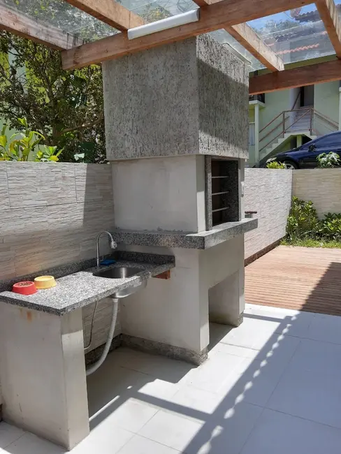 Sobrado com 3 quartos para alugar, 200m2 em Campeche, Florianopolis - SC - imagem 3 Foto 3 de Sobrado com 3 quartos para alugar, 200m2 em Campeche, Florianopolis - SC